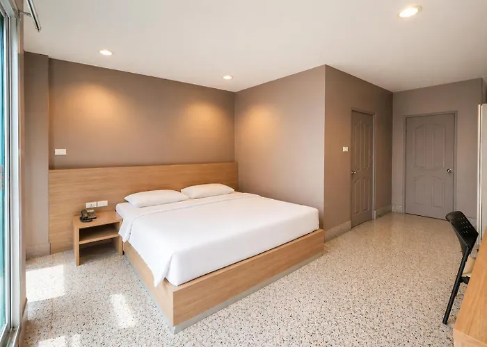 The Fifth 2* Bangkok